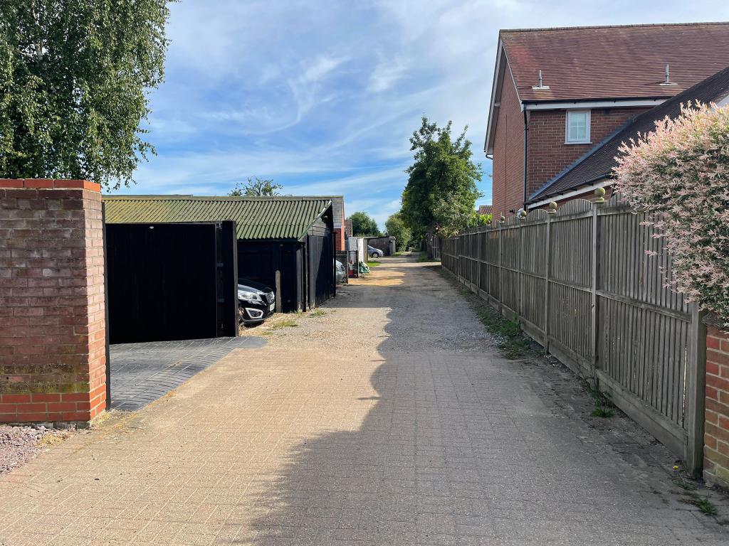 Lot: 30 - FREEHOLD LAND/ACCESS ROAD -